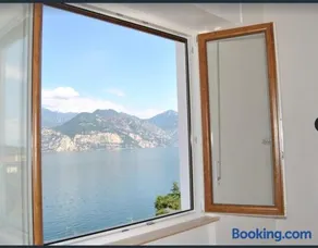 ROMANTICO APPARTAMENTO con meravigliosa vista lago - Image 2
