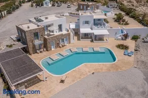Blu Suites and Studios - Image 1