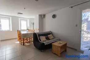 Appartement 2nd etage avec balcon au centre ville d'Embrun - Image 3
