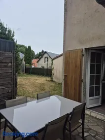 Maison chaleureuse et calme avec parking à Pouzauges - Image 1