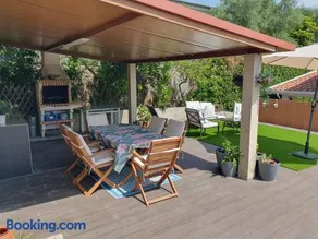 Twin House - Amarante - Image 1