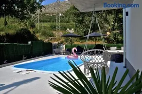 Modern Villa Bura with 3 bedrooms, pool & hot tub - Image 2