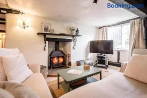 Wayside Cottage, Dennington - Image 3
