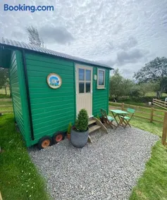 Wooly Huts Green - Image 1