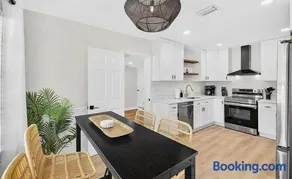 Spacious Tampa Retreat with Screened-In Pool - Image 3