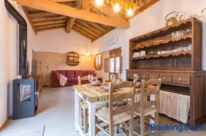 Encantadora casa rural con piscina privada - Image 2
