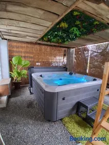 Gîte, jacuzzi & vin au grenier de Madiran - Image 1