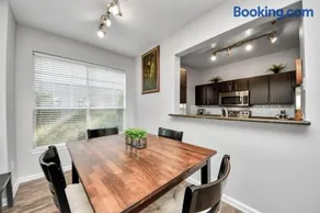 2BR & 3 Beds Sleek Med Center Retreat with Pool, Gym, Free Parking - Image 3