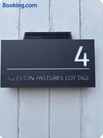 The Field View Retreat at Alveston Pastures just 3 miles from the Town - Image 2
