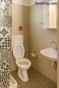 Merryland Studios & Apartments - Image 5