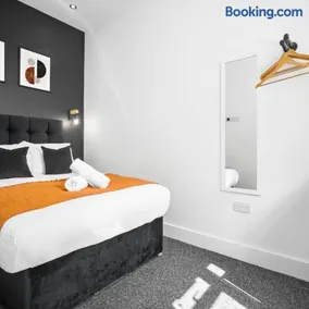 Stylish Apartment - Street Parking - Rowley Regis - Smart TV - Wifi - Netflix - 49G - Image 4