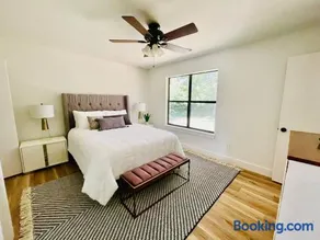 Fayetteville Retreat - Centrally located - Next to Washington Regional Hospital - Image 4