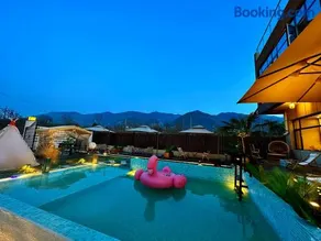 Qingqian Guanshan Swimming Pool Private Hot Spring B&B - Image 1