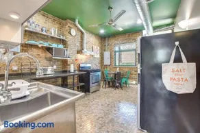 UrbanEden Loft Apartment - Image 3
