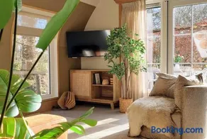 Holiday cottage in the Forest Close to Giethoorn - Image 2
