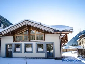 Superbe chalet 4 étoiles 8 pers, proche pistes, Wi-Fi, parking - FR-1-343-184 - Image 2