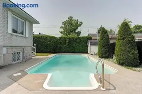 4 Beds Entire House Wifi Parking - Image 3