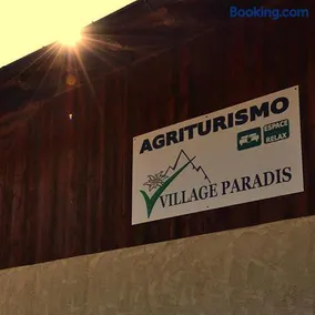 Village Paradis - Image 1