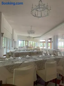 Hotel Royal - Image 2