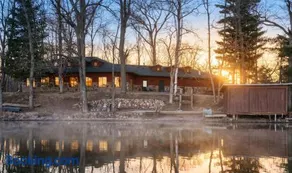Horseshoe Lake Home with Kayaks and Sunset Views - Image 5