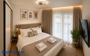 Sea & Sun Luxury Apartment - Image 1