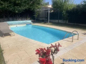 Douceur provençale, piscine, jardin et fraicheur - Image 2