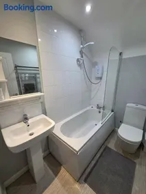 4a Smart Apartments - Image 4
