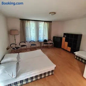 Private chat in a private room with privacy - Image 2