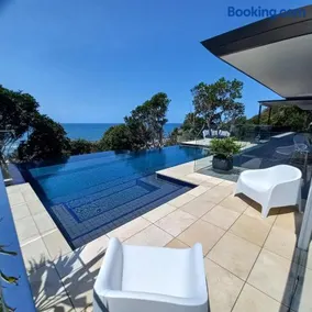 The Pool House - Image 3