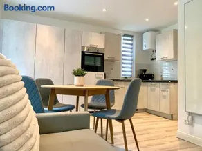 Modernes Waldhaus am Wasser I Whirlpool I Kamin I Feuerschale - Image 3