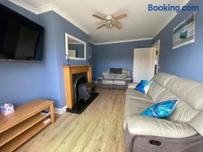 Cozy 2 bedroom townhome - Image 3