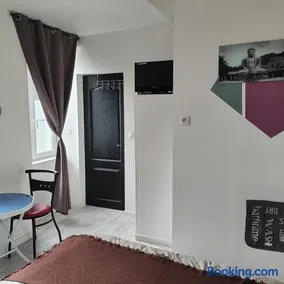 Chambre pour 2 personnes à Formigny RDC - Image 2