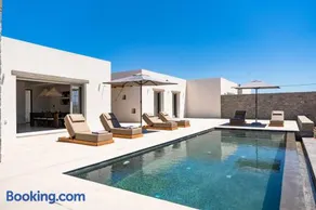 Phoenix Villa with private Pool & Sea Views Near Naousa - Image 2