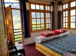 Bros Hostel & Cafe, Sissu - Image 2