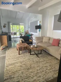 Daffys Beach House - Image 2