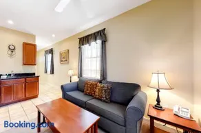 Comfortable Suite in Downtown Northeast Harbor w/ Wifi & AC - Walk to the Water - Image 5