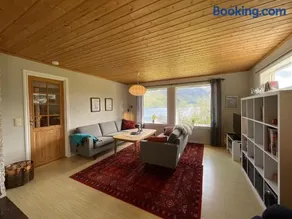 Spacious House with Fjordview - Image 4