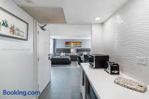 11th Miami Beach - Ocean View -Free Valet Parking - Image 2