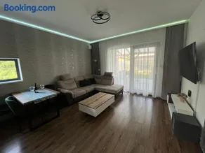Sissy Ring House - Image 2