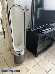 Fußläufig zu S-Bahn nach München und See Gemütliche und voll ausgestatette 2 Zimmer Ferienwohnung am Wörthsee mit Terrasse, Grill, Schaukel, Doppelbett oder getrennte Betten, ideal zum Entspannen aber auch zum Arbeiten - Image 4