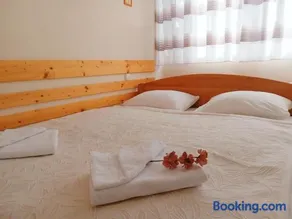 Gyöngy Apartman - Image 1