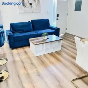 Bright 4BR2B Retreat Close to SDSU - Image 2