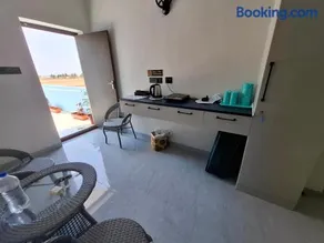 Journeyman Ocean Deck-BeachvillawithPool - Image 4