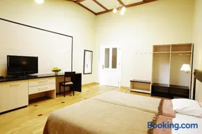 Mini-Hotel Under The Roof - Image 4