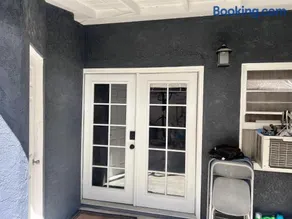 Cozy Room In Downey - Image 1