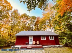 Escape to a 3-Bedroom Cabin in Lower Catskills - Image 2