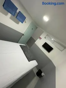 Quarto privativo com banheiro compartilhado em Pousada recém construída,a 500mts do pátio do forró - Image 3