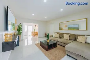 Epic Views! 2BR House w/ Pool, BBQ, Outdoor Dining - Image 5