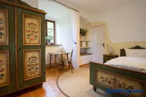 Burgzimmer 1 historisches Herrenhaus im Grünen - Image 3