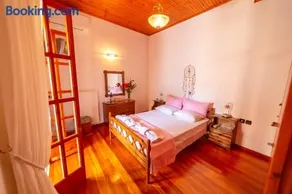 Traditional village house - Image 2